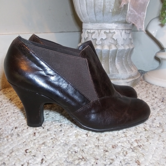 AEROSOLES Shoes - Aerosoles Besotted Brown Victorian, Steampunk Style Distressed Leather Shootie